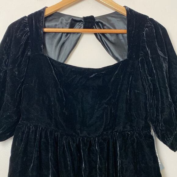 ModCloth Dress Crushed Black Velvet Babydoll Mini with Bow Twist Back Size 4 - Picture 5 of 13